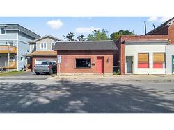 33 St George Street Brantford, ON N3R 1V2