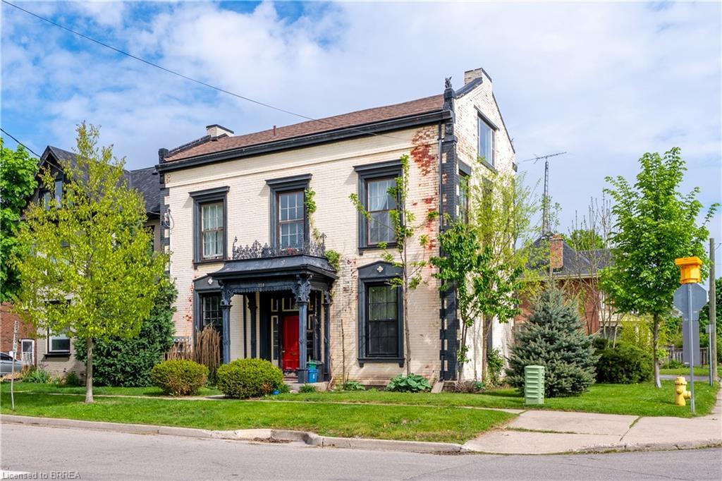 220 Nelson Street, Brantford, ON