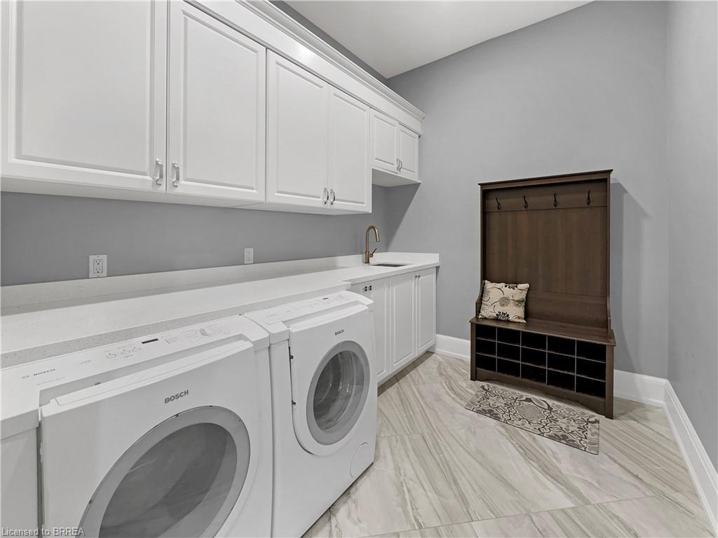 18 Harper Boulevard, Brantford, ON - Indoor Photo Showing Laundry Room
