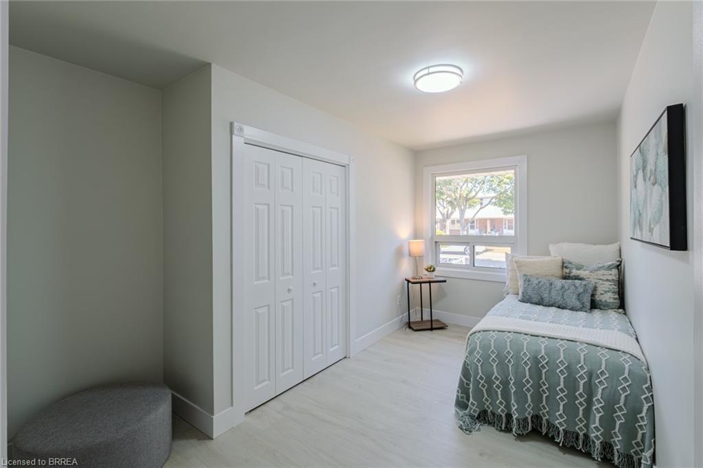 106 Wood Street, Brantford, ON - Indoor Photo Showing Bedroom