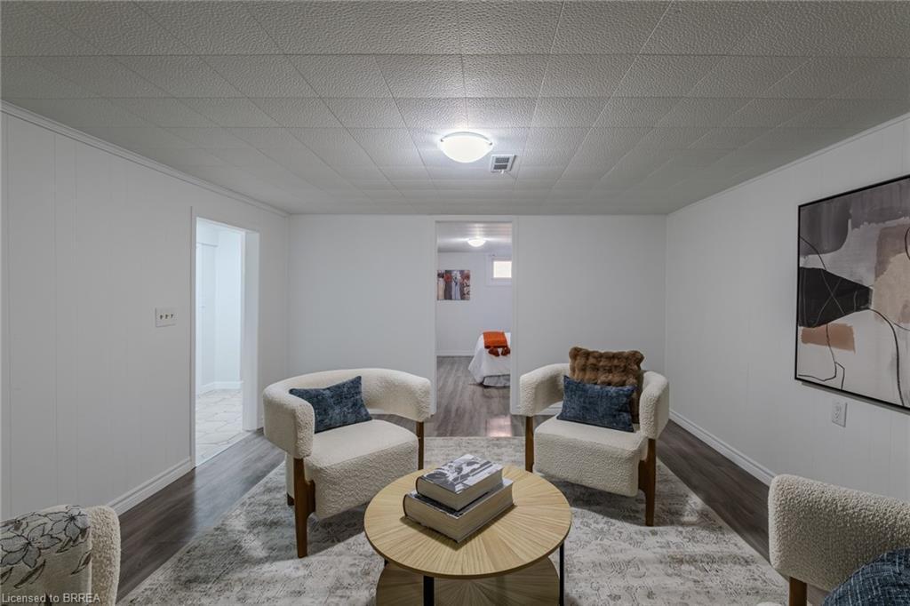 106 Wood Street, Brantford, ON - Indoor Photo Showing Other Room