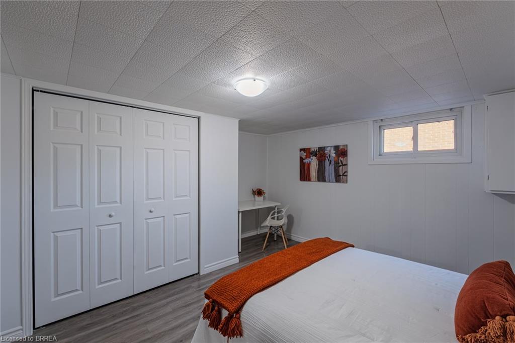 106 Wood Street, Brantford, ON - Indoor Photo Showing Bedroom