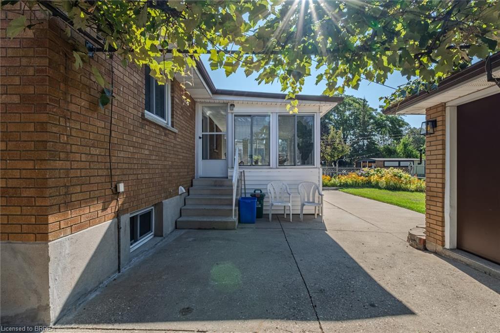 106 Wood Street, Brantford, ON - Outdoor With Exterior