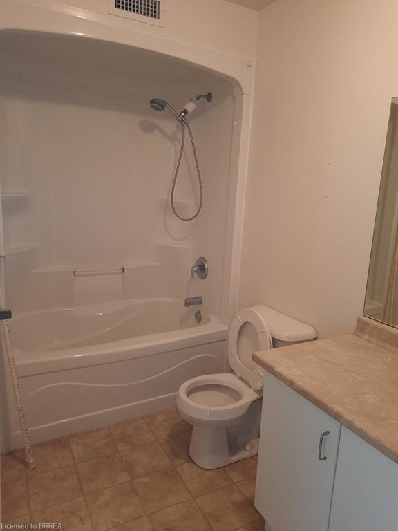 3-163 Market Street, Brantford, ON - Indoor Photo Showing Bathroom