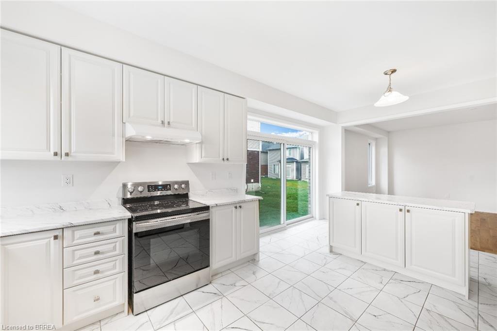 8 Tate Street, Brantford, ON - Indoor Photo Showing Kitchen