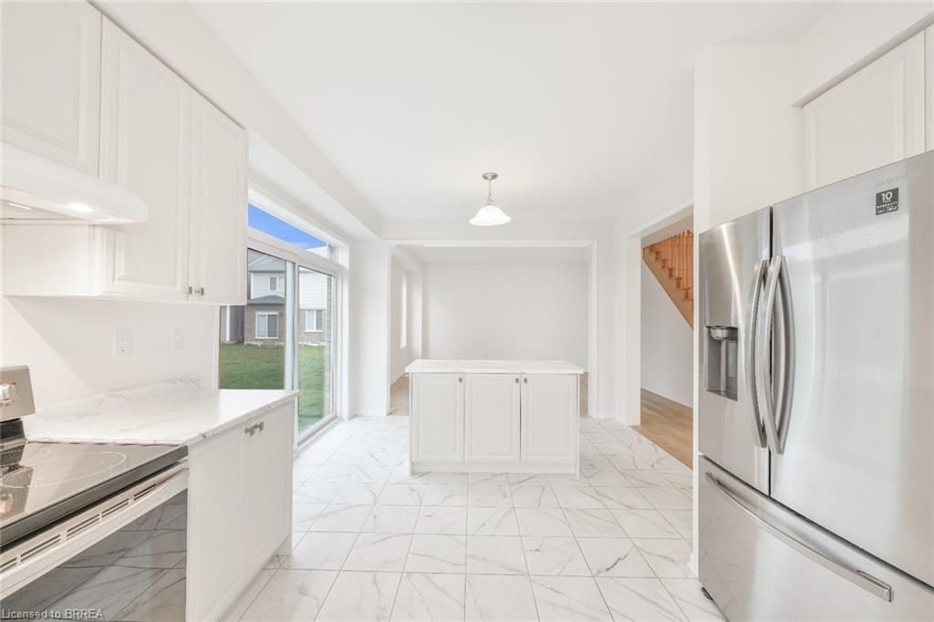 8 Tate Street, Brantford, ON - Indoor Photo Showing Kitchen
