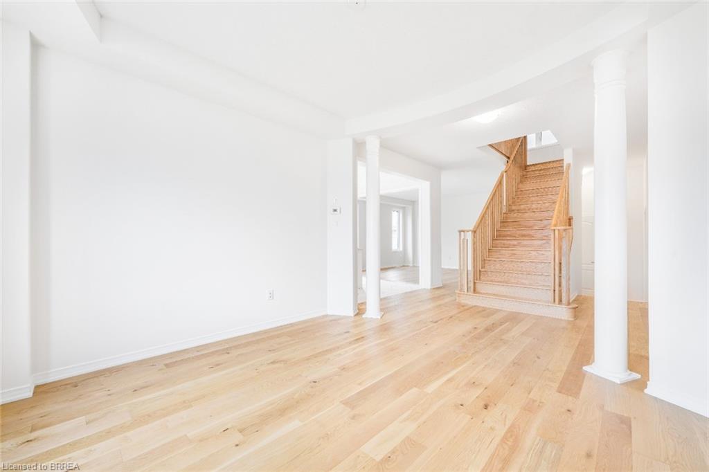 8 Tate Street, Brantford, ON - Indoor Photo Showing Other Room