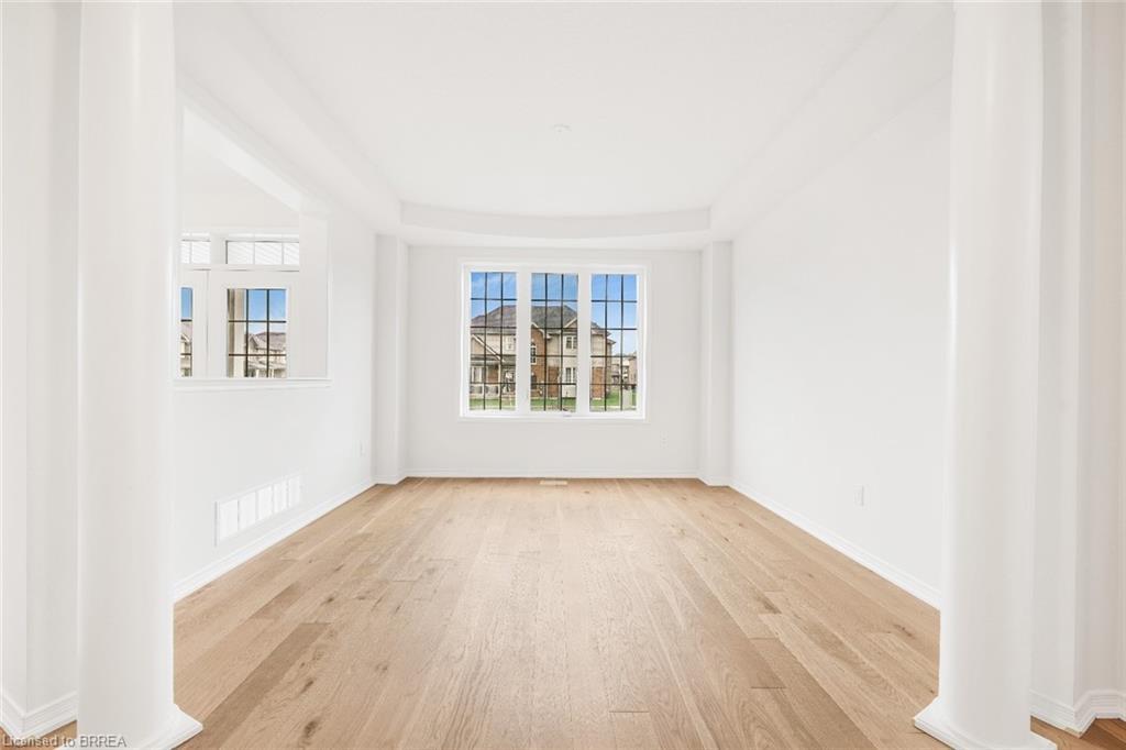 8 Tate Street, Brantford, ON - Indoor Photo Showing Other Room