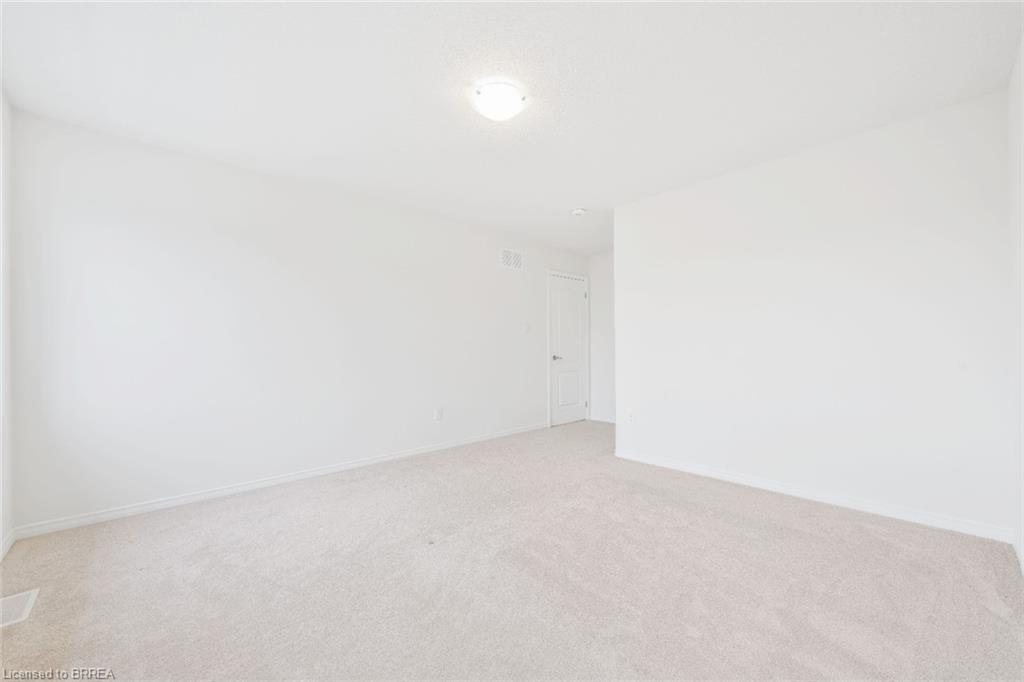 8 Tate Street, Brantford, ON - Indoor Photo Showing Other Room