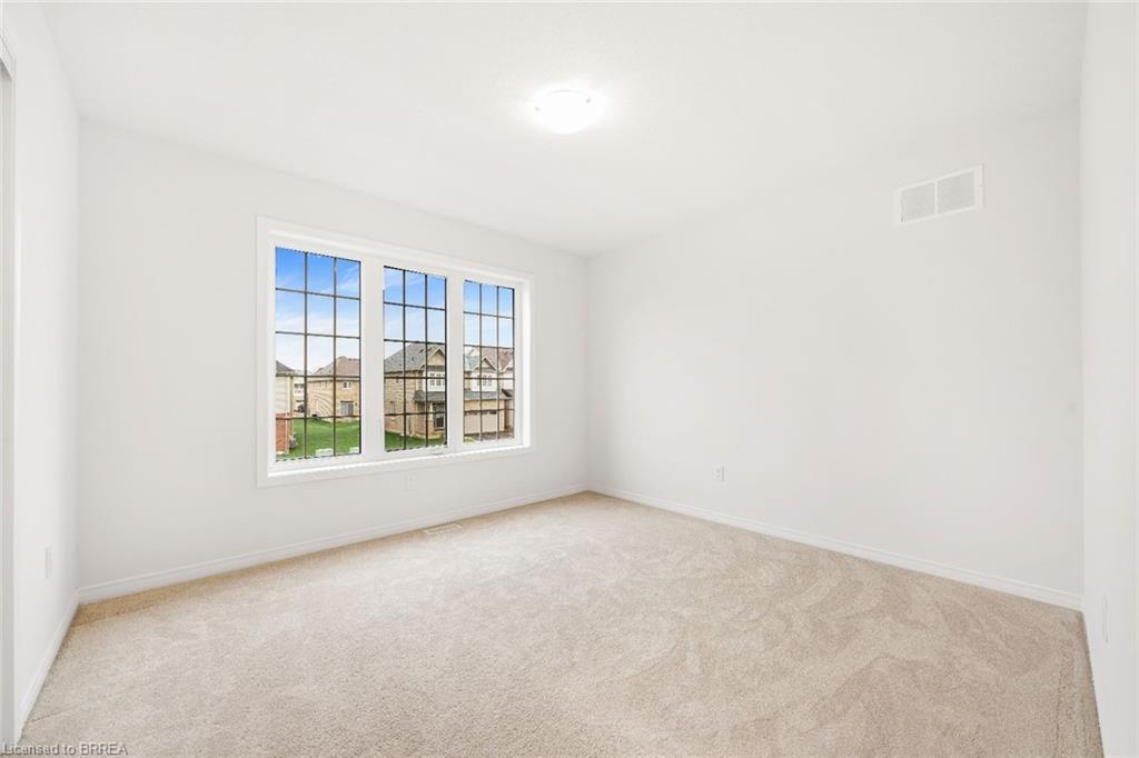 8 Tate Street, Brantford, ON - Indoor Photo Showing Other Room