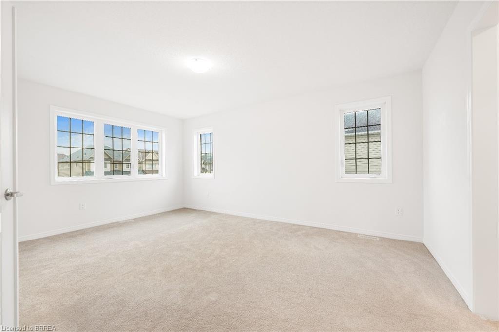 8 Tate Street, Brantford, ON - Indoor Photo Showing Other Room