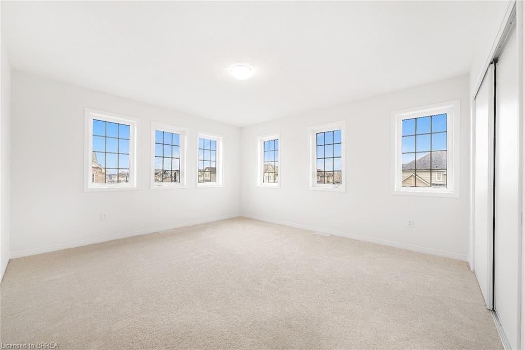 8 Tate Street, Brantford, ON - Indoor Photo Showing Other Room