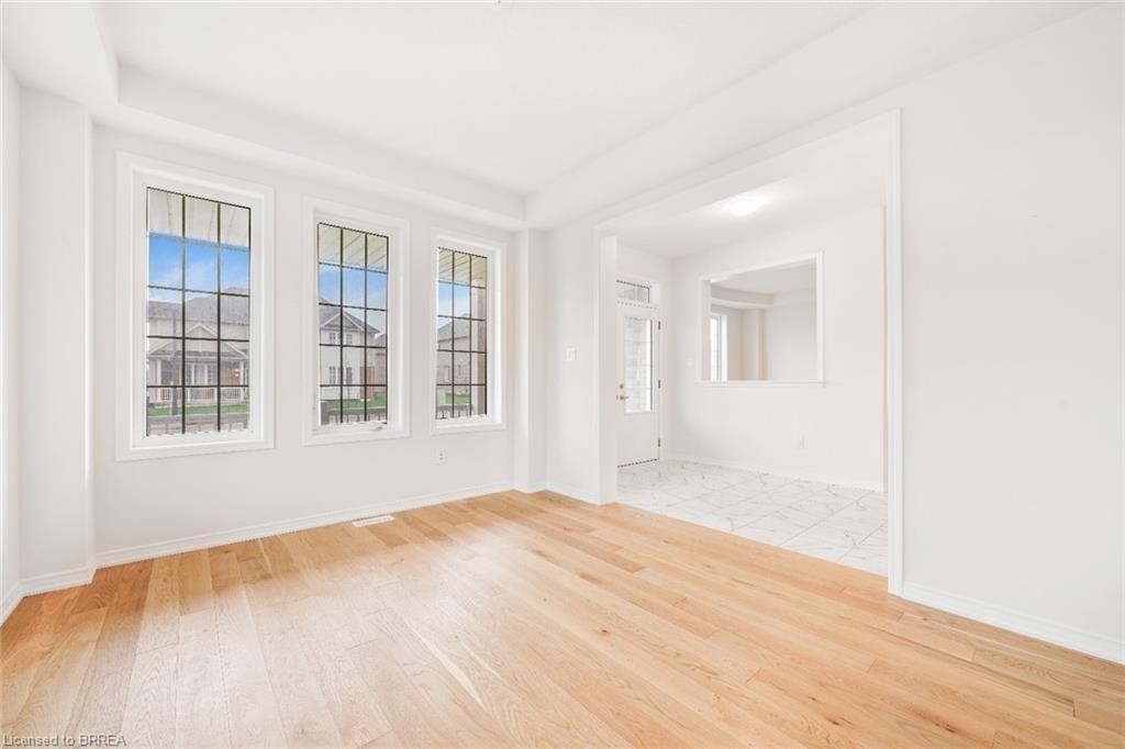 8 Tate Street, Brantford, ON - Indoor Photo Showing Other Room