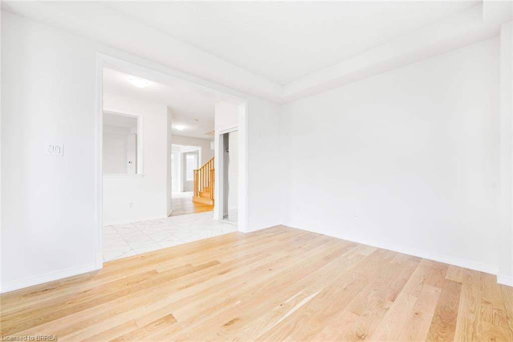 8 Tate Street, Brantford, ON - Indoor Photo Showing Other Room