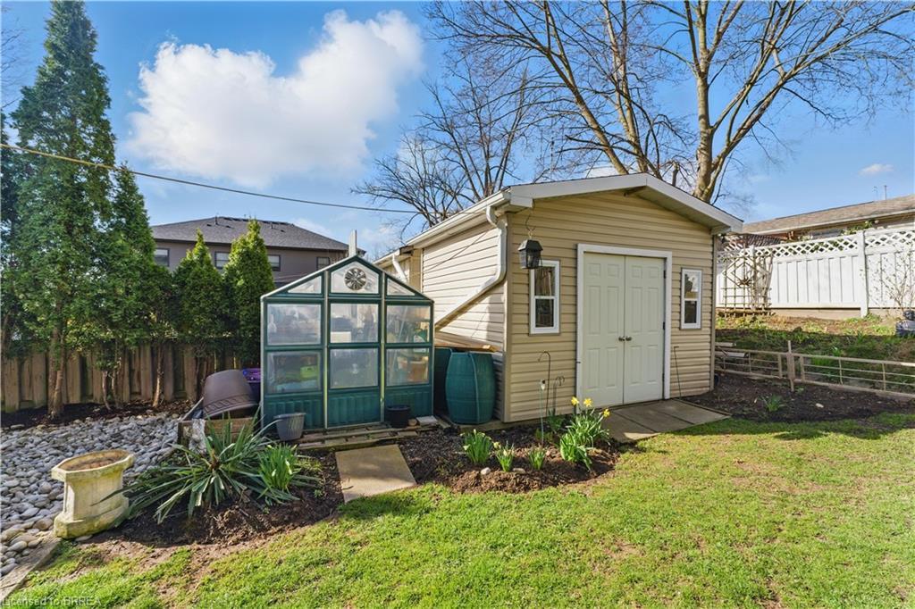 13 King William Street, St. George, ON - Outdoor