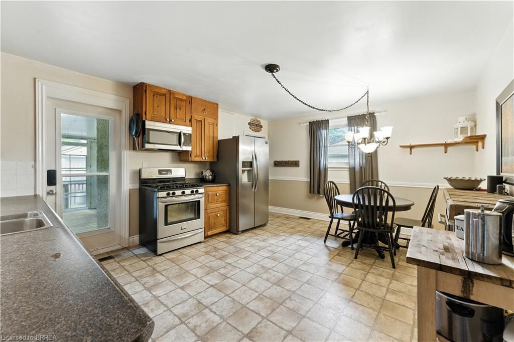 30 Main Street N, St. George, ON - Indoor Photo Showing Kitchen With Double Sink