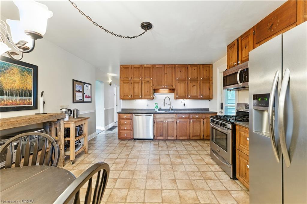 30 Main Street N, St. George, ON - Indoor Photo Showing Kitchen
