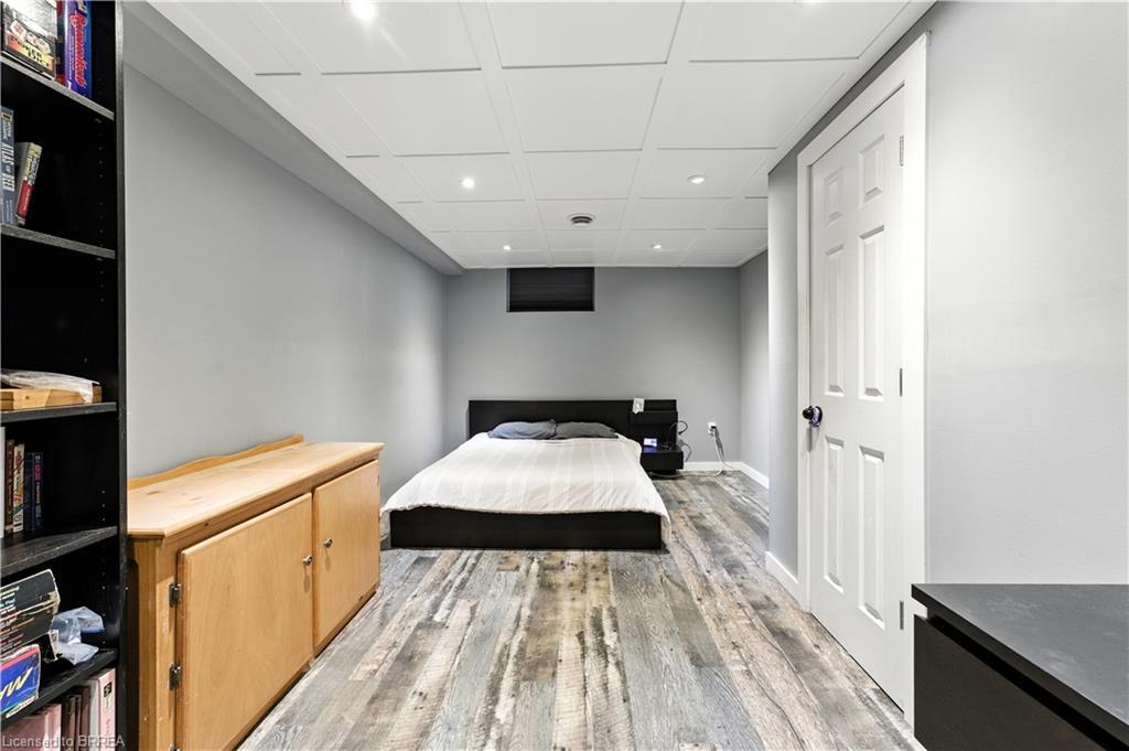 30 Main Street N, St. George, ON - Indoor Photo Showing Bedroom