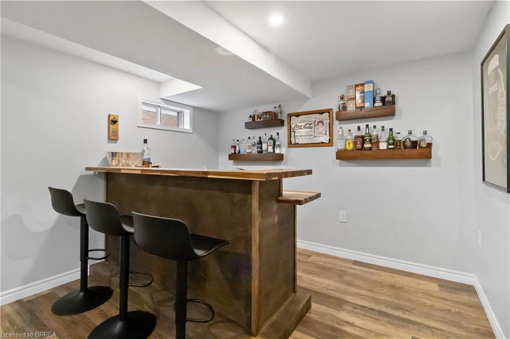 8 Sandy Row, Brantford, ON - Indoor Photo Showing Other Room