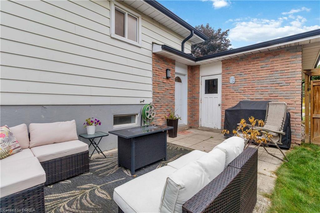 8 Sandy Row, Brantford, ON - Outdoor With Deck Patio Veranda With Exterior