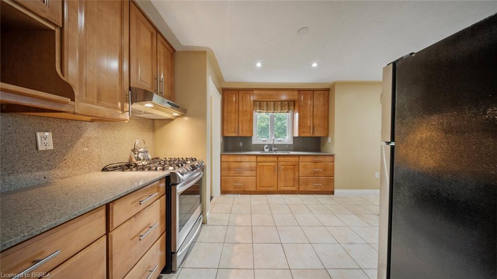162 Victoria Street, Simcoe, ON - Indoor Photo Showing Kitchen