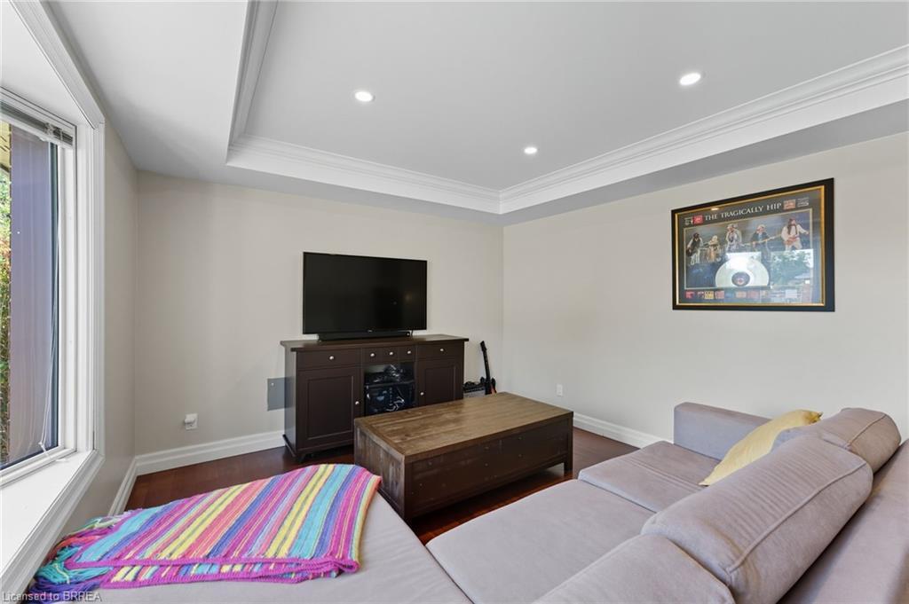 1314 Fisher Avenue, Burlington, ON - Indoor