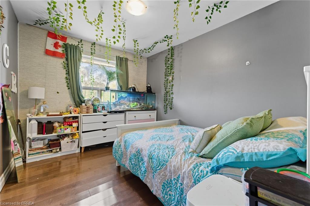 1314 Fisher Avenue, Burlington, ON - Indoor Photo Showing Bedroom