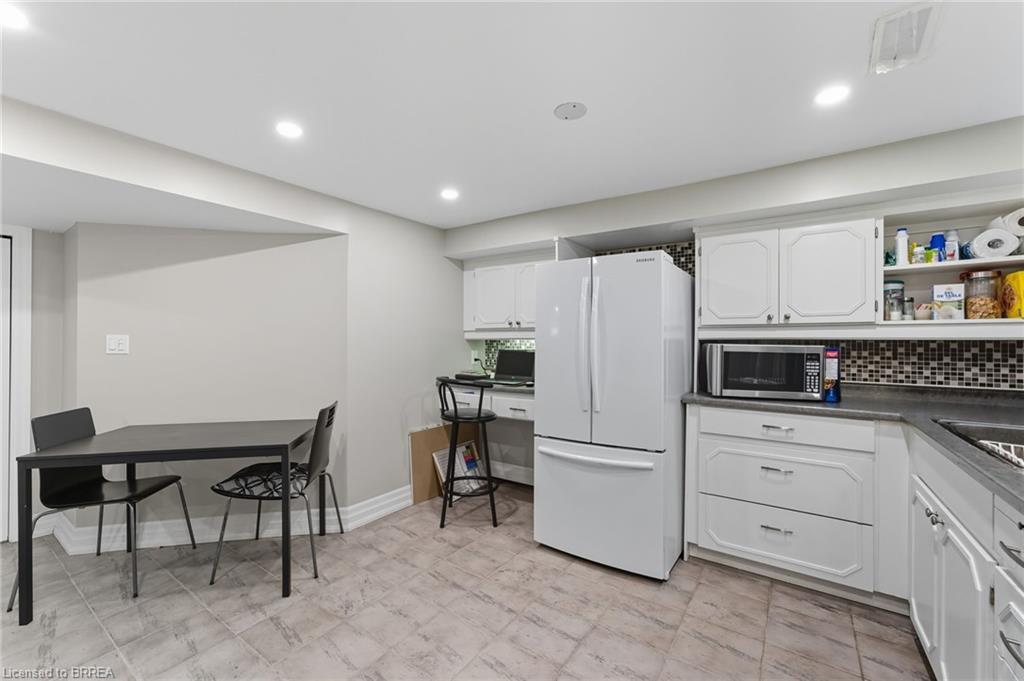 1314 Fisher Avenue, Burlington, ON - Indoor Photo Showing Kitchen