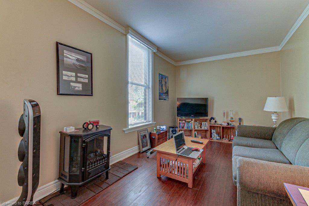 254 Brant Avenue, Brantford, ON