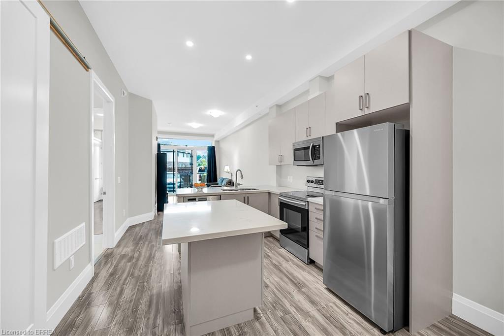 120 B-85 Morrell Street, Brantford, ON - Indoor Photo Showing Kitchen