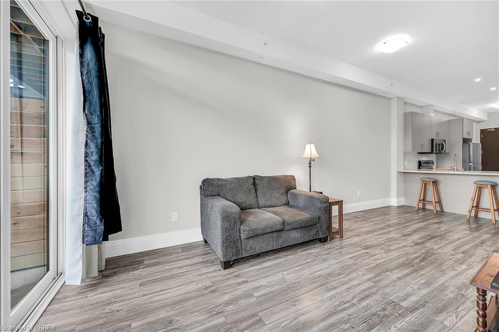 120 B-85 Morrell Street, Brantford, ON - Indoor