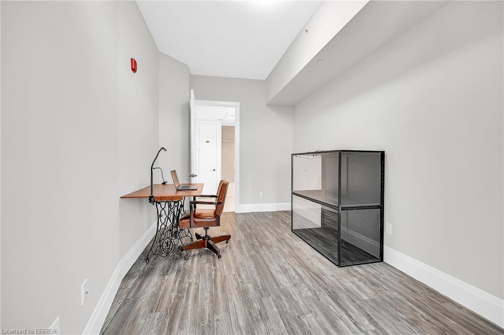 120 B-85 Morrell Street, Brantford, ON - Indoor