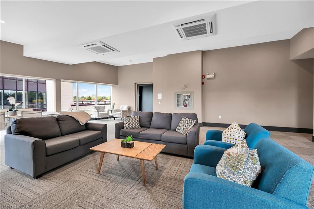 120 B-85 Morrell Street, Brantford, ON - Indoor Photo Showing Living Room