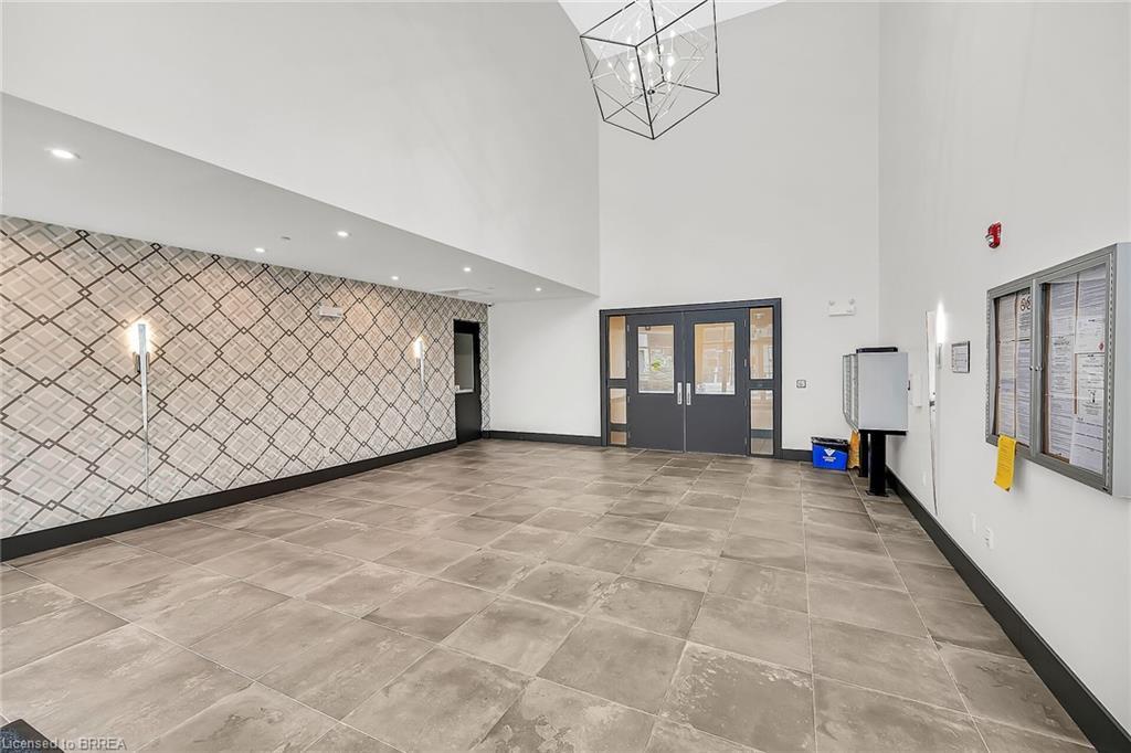 120 B-85 Morrell Street, Brantford, ON - Indoor Photo Showing Other Room