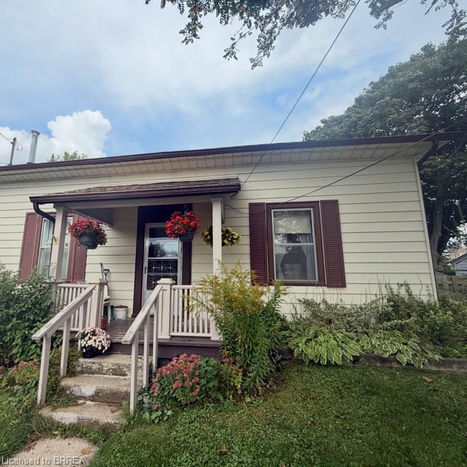 49 West River Street, Paris, ON - Outdoor