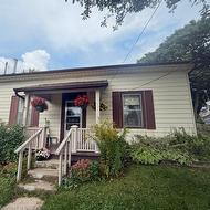 49 West River Street Paris, ON N3L 2V2