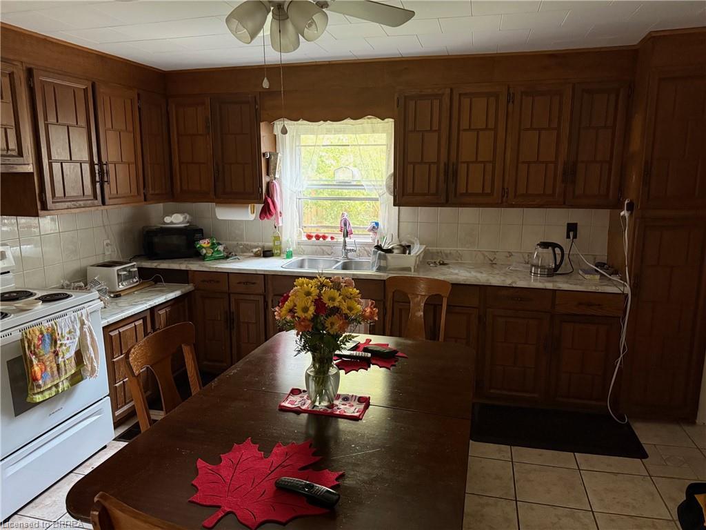 49 West River Street, Paris, ON - Indoor