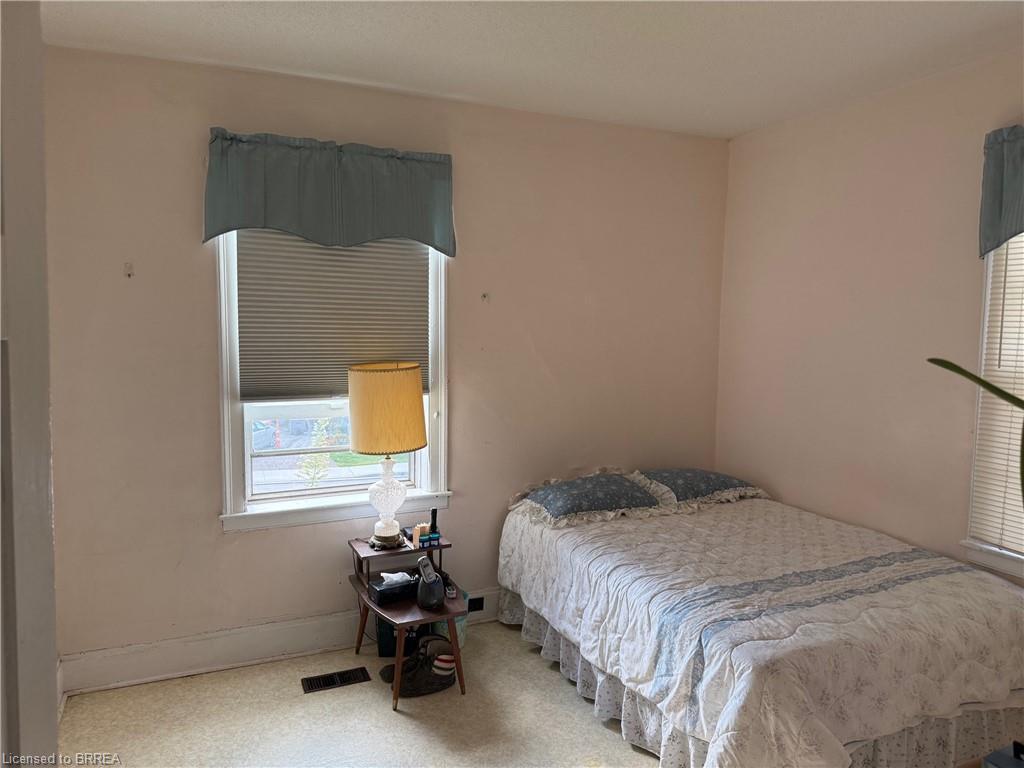 49 West River Street, Paris, ON - Indoor Photo Showing Bedroom