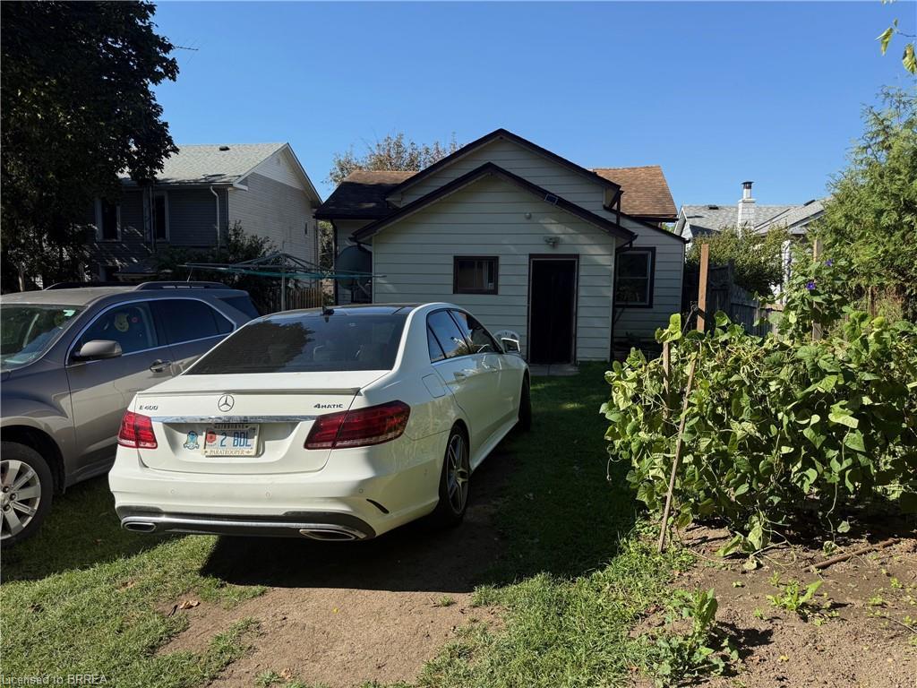 49 West River Street, Paris, ON - Outdoor