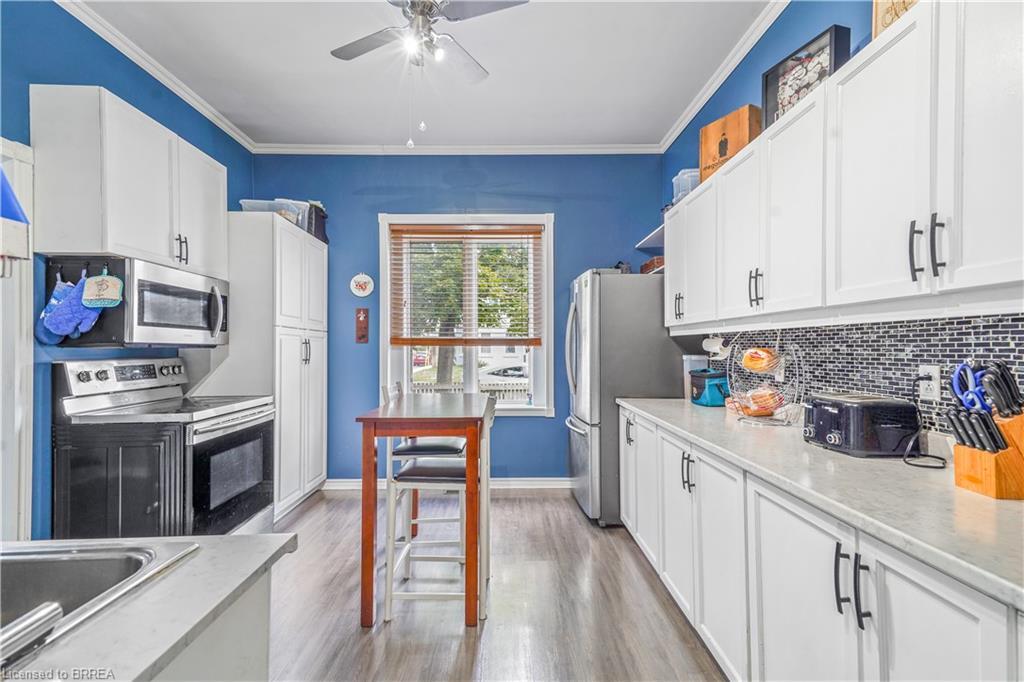60 Terrace Hill Street, Brantford, ON - Indoor Photo Showing Kitchen