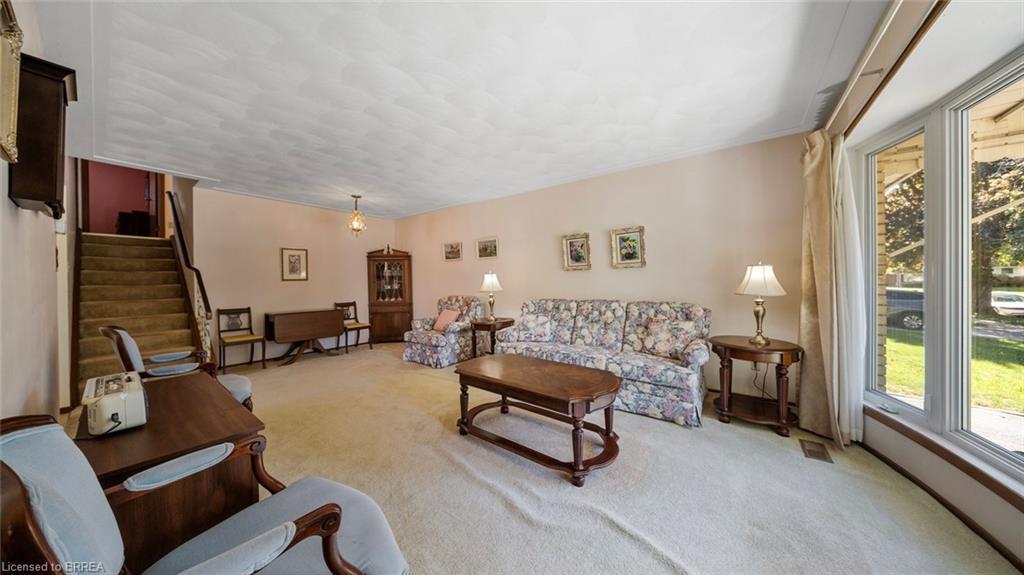 15 Acorn Lane, Brantford, ON - Indoor