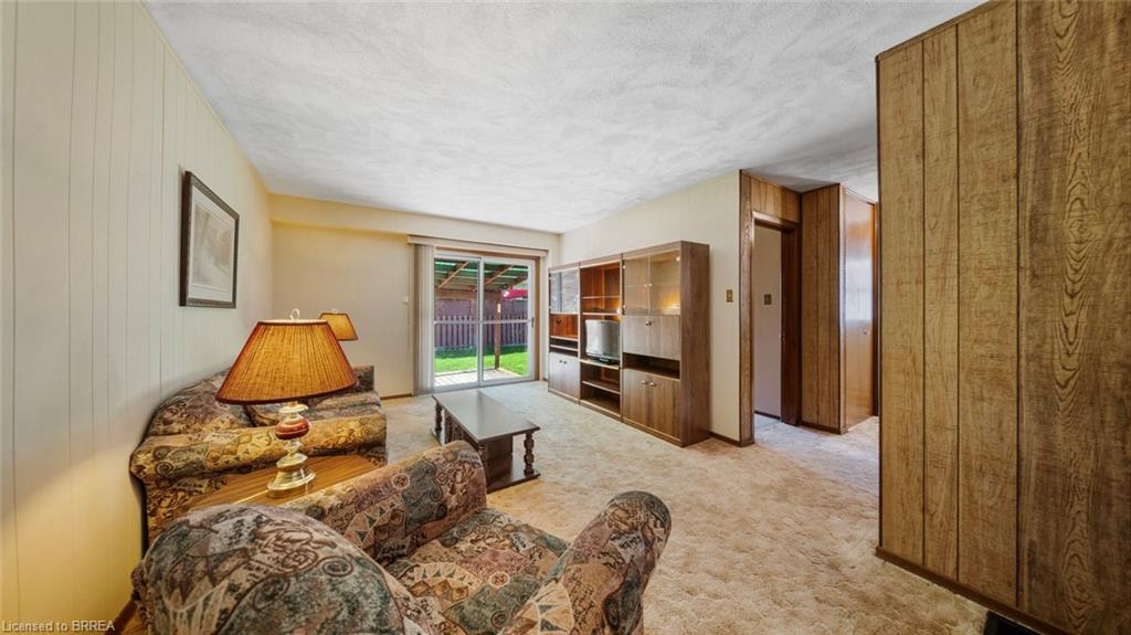 15 Acorn Lane, Brantford, ON - Indoor