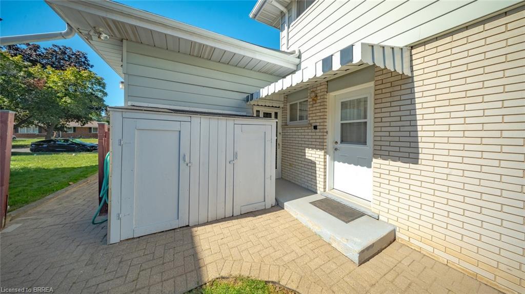 15 Acorn Lane, Brantford, ON - Outdoor With Exterior