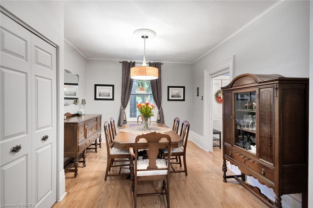 141 Alfred Street, Brantford, ON - Indoor Photo Showing Dining Room