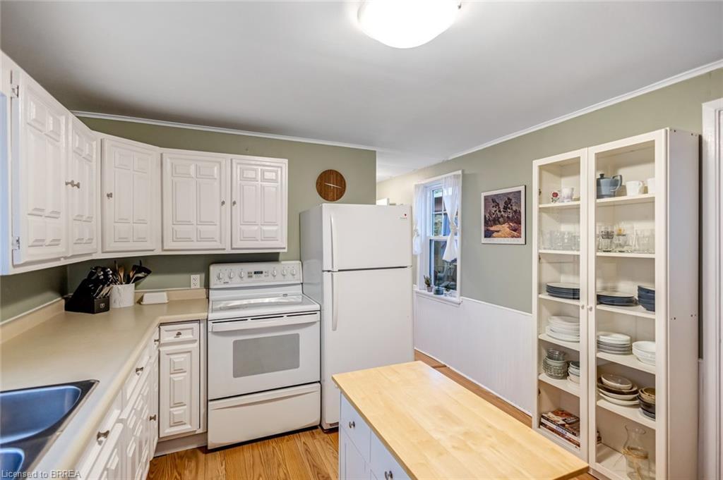 141 Alfred Street, Brantford, ON - Indoor Photo Showing Kitchen