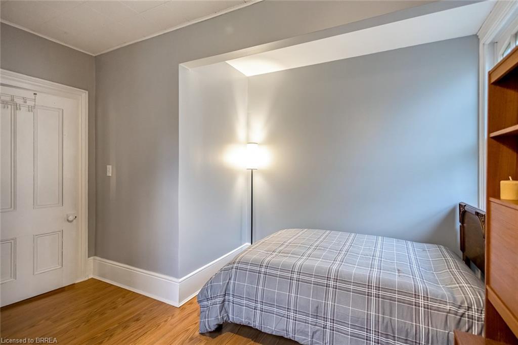 141 Alfred Street, Brantford, ON - Indoor Photo Showing Bedroom