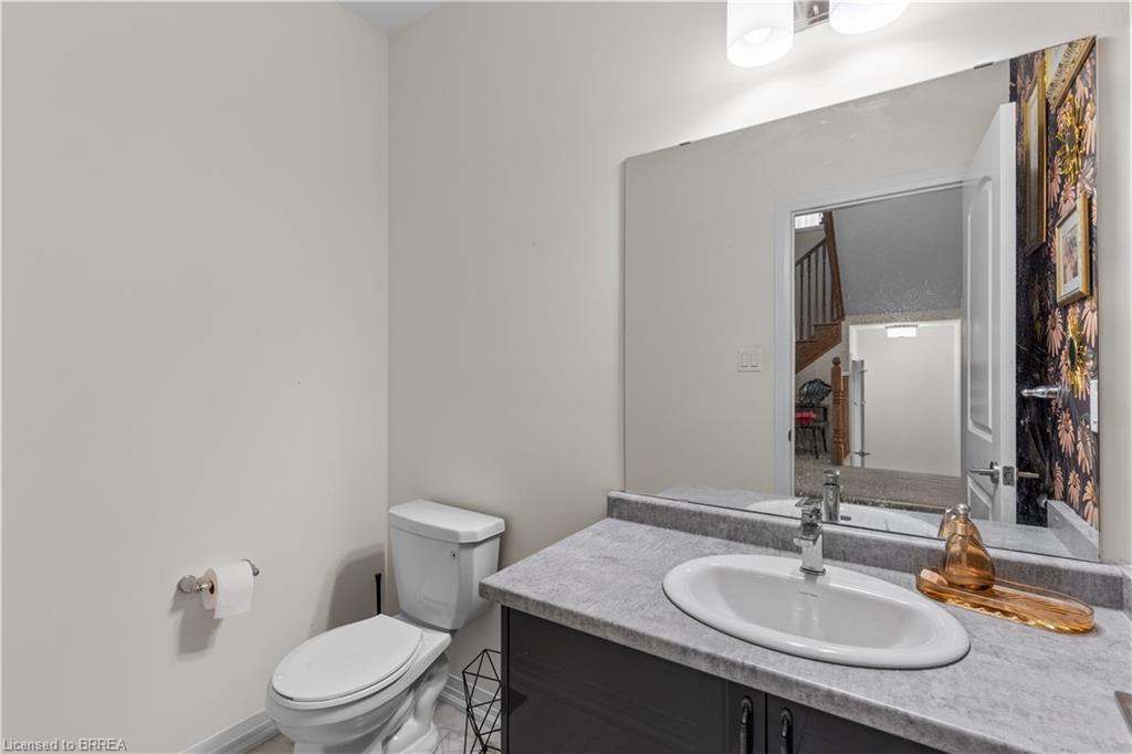 68 Stauffer Road, Brantford, ON - Indoor Photo Showing Bathroom