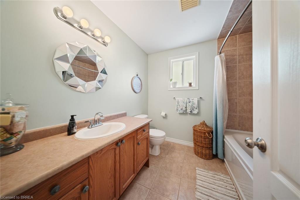 43 Idlewilde Lane, Hamilton, ON - Indoor Photo Showing Bathroom