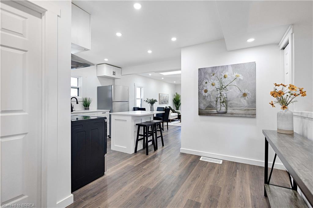 50 Morton Avenue, Brantford, ON - Indoor