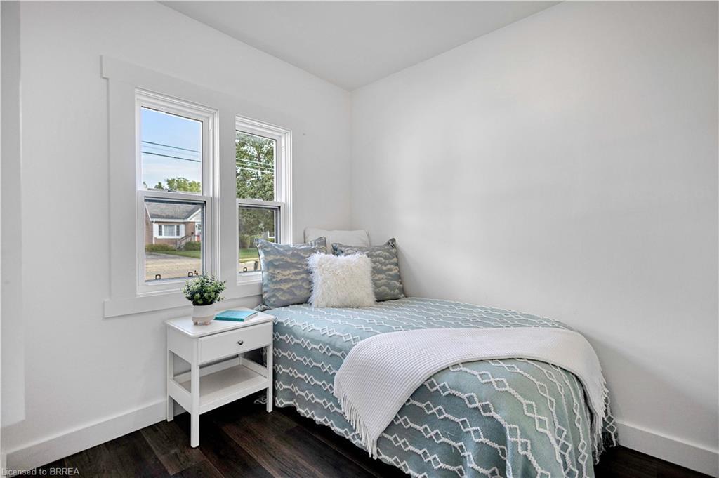 50 Morton Avenue, Brantford, ON - Indoor Photo Showing Bedroom